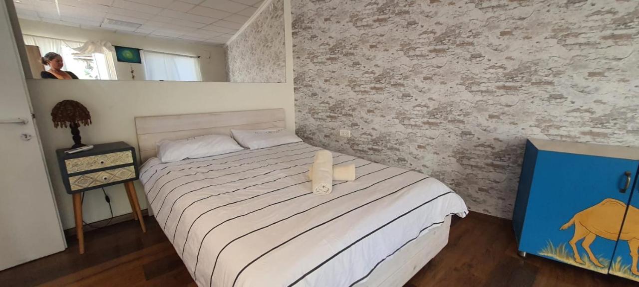 Desert Bird Guest House Arad Buitenkant foto