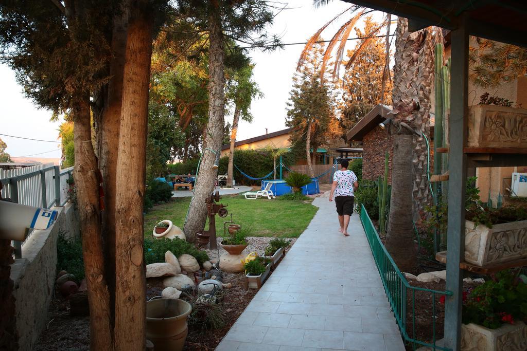 Desert Bird Guest House Arad Buitenkant foto